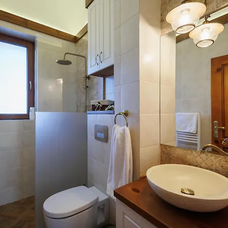 Mountain Jordan- With Jacuzzi * Razlog