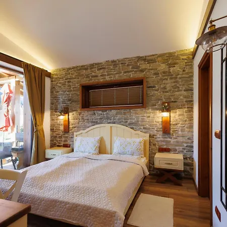 Mountain Jordan- With Jacuzzi