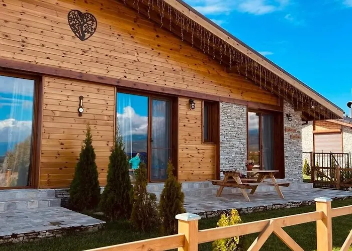 Willa Mountain Jordan- With Jacuzzi