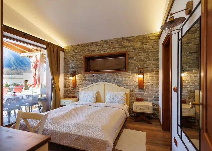 Mountain Jordan- With Jacuzzi